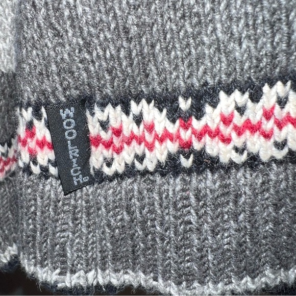 Woolrich Women’s Red and Gray Button Front Cardigan Fairisle Sweater Size Medium - Picture 3 of 9